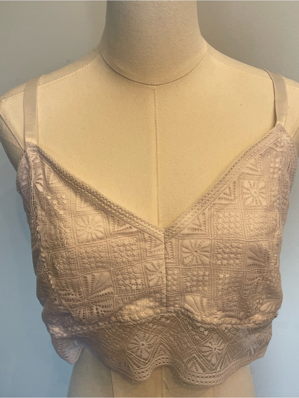 Nautica White Lace Crochet Camisole with Metal Logo - Picture 2 of 10
